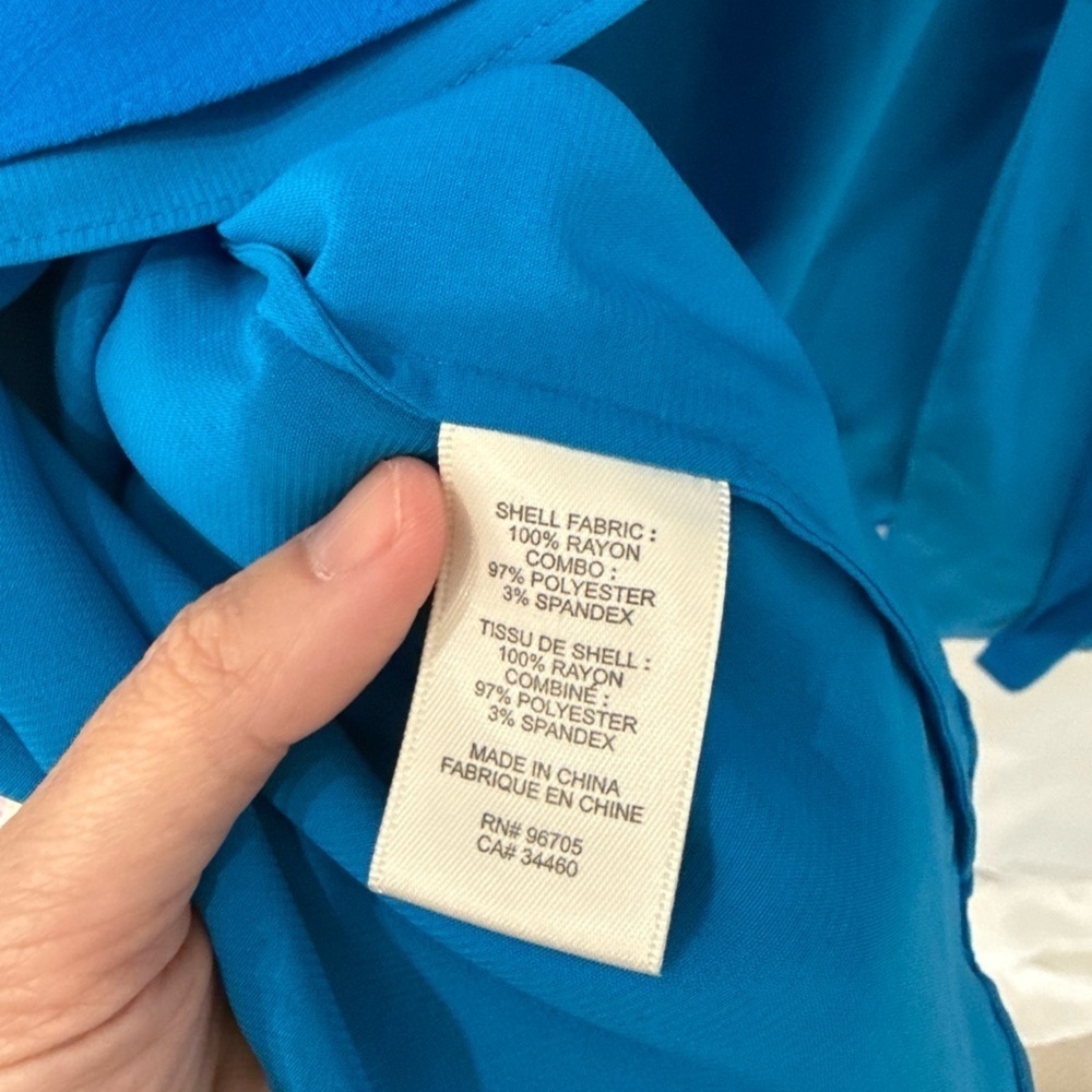 REBECCA TAYLOR Blue split back Top sz 6
Rayon poly spandex - Picture 6 of 6